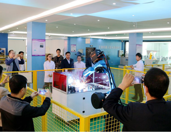 甘肃工业机器人应用与维护专业学校